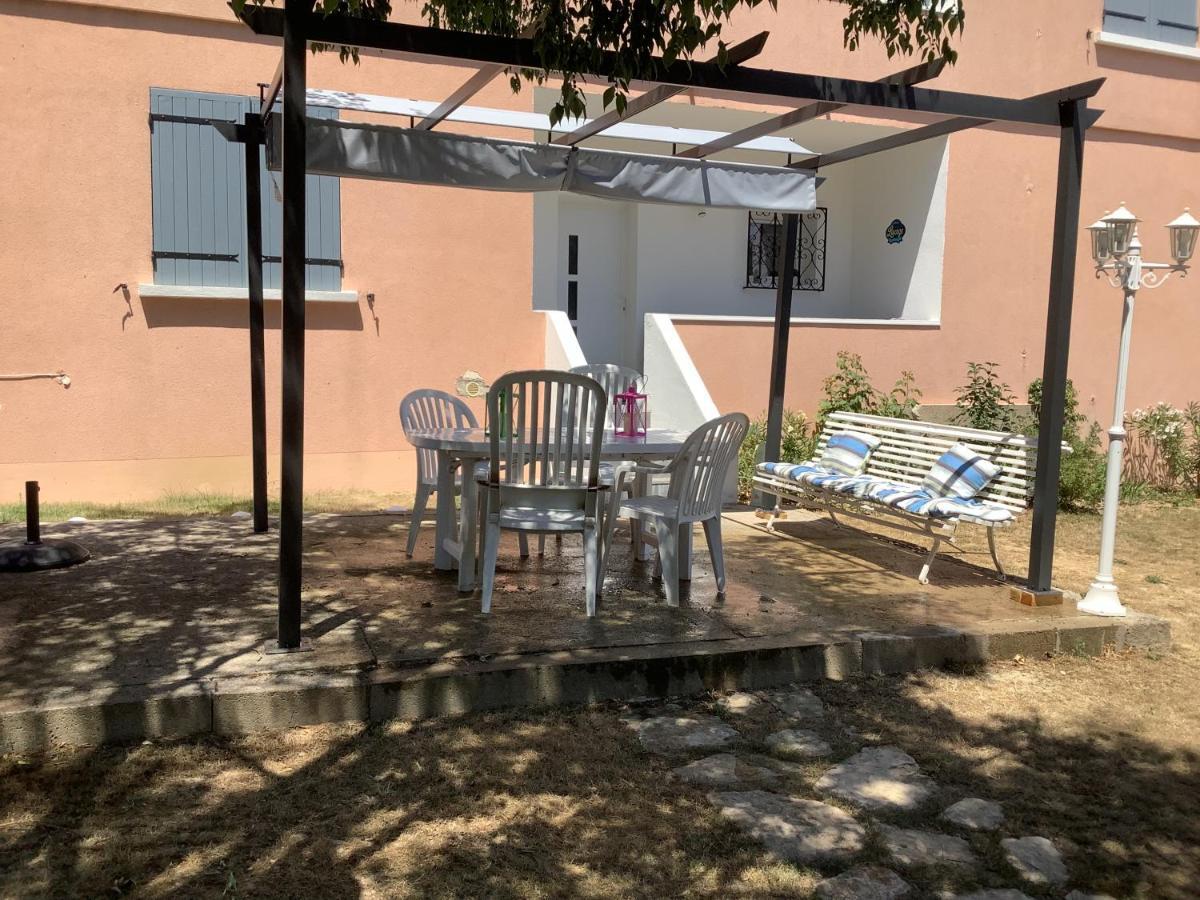 Un Sejour Entre Nimes Et Montpellier Lägenhet Souvignargues Exteriör bild