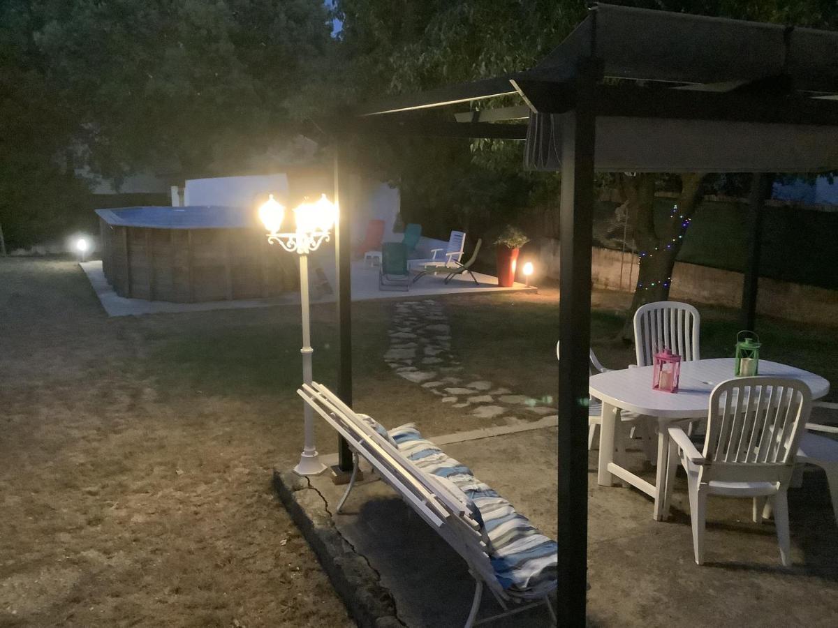 Un Sejour Entre Nimes Et Montpellier Lägenhet Souvignargues Exteriör bild